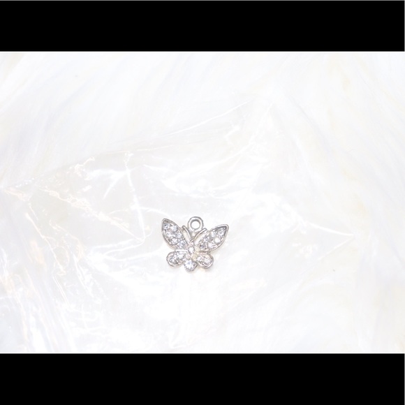 Silver Butterfly Charm 🦋 - Picture 2 of 2